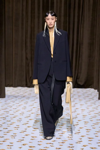 Look 22